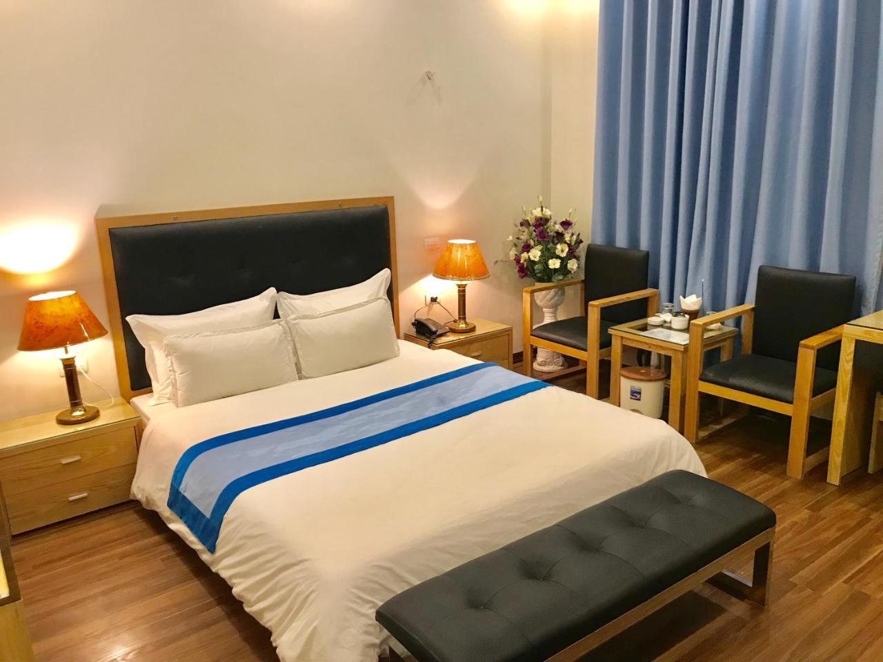 Van Lung Hotel Royal מראה חיצוני תמונה
