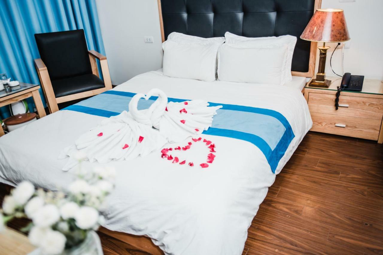 Van Lung Hotel Royal מראה חיצוני תמונה